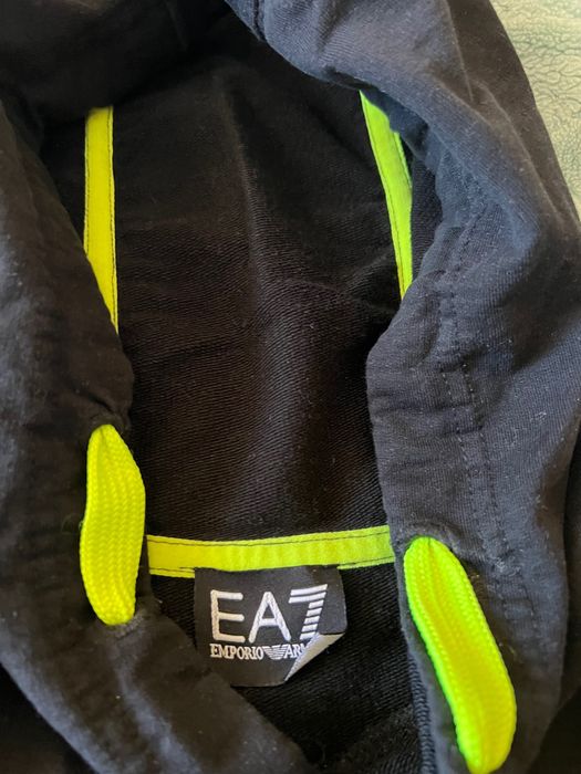 Черен суитчър размер М