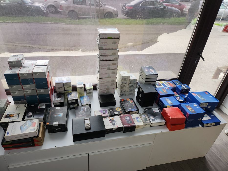 Vand lot telefoane vechi