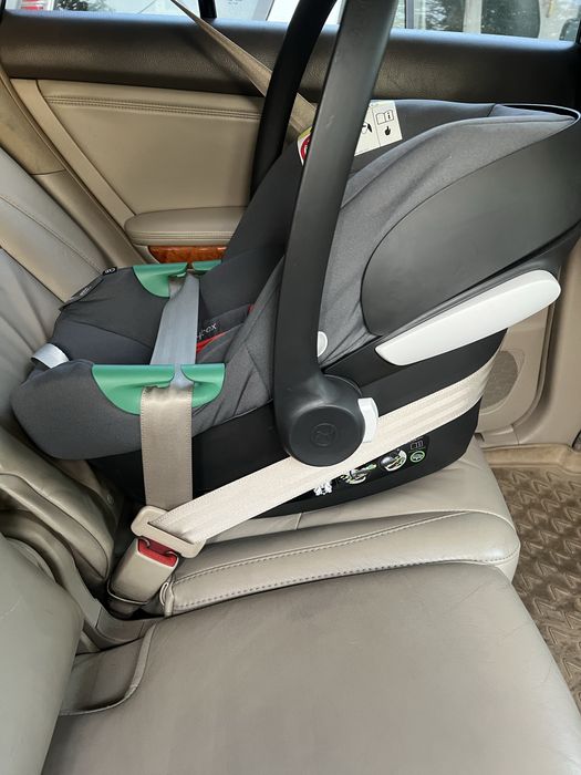 Продам новое детское автокресло Cybex
