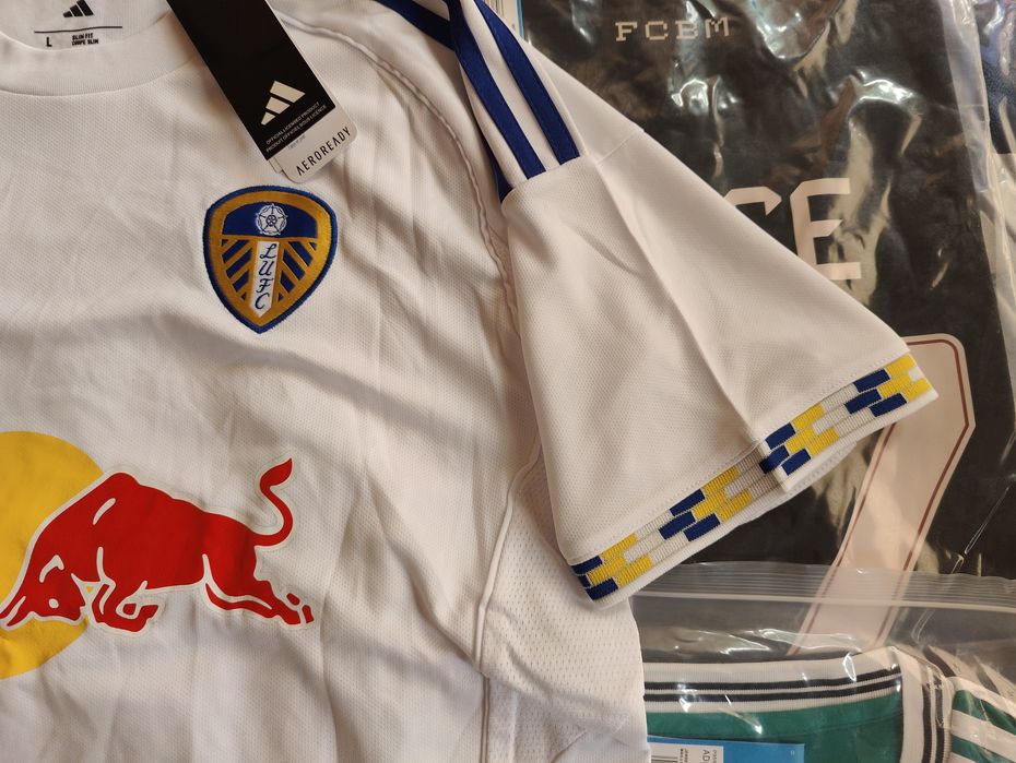 Футболни тениски Leeds United 2025/2026 Gruev