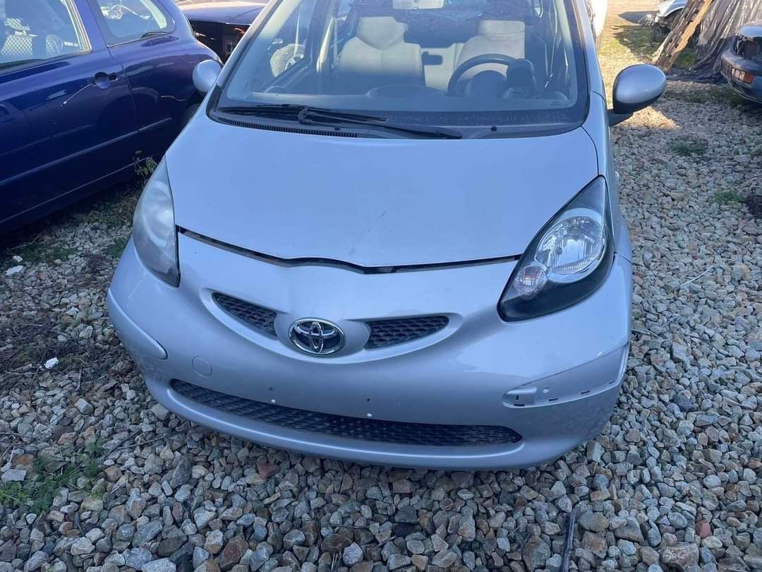 Toyota aygo 1.0i НА ЧАСТИ