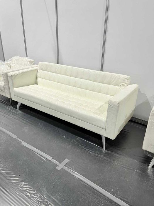 Аренда/прокат ресепшен кресла диваны тумбы трибуны микрофон столы 24/7