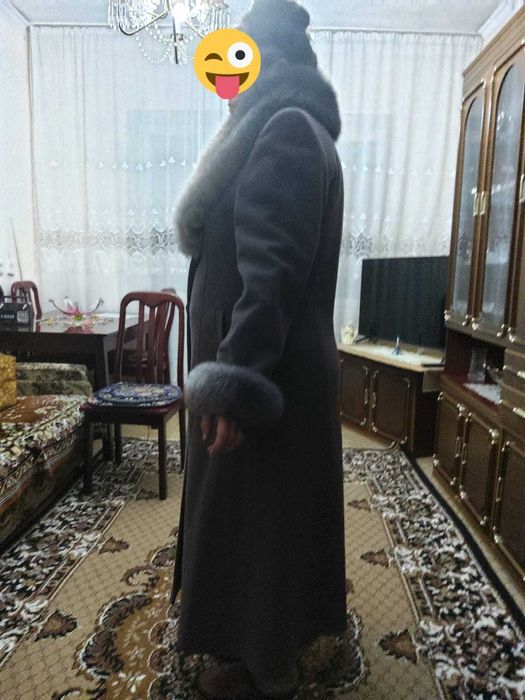 Пальто зимнее из кашемира с мехом / песец/