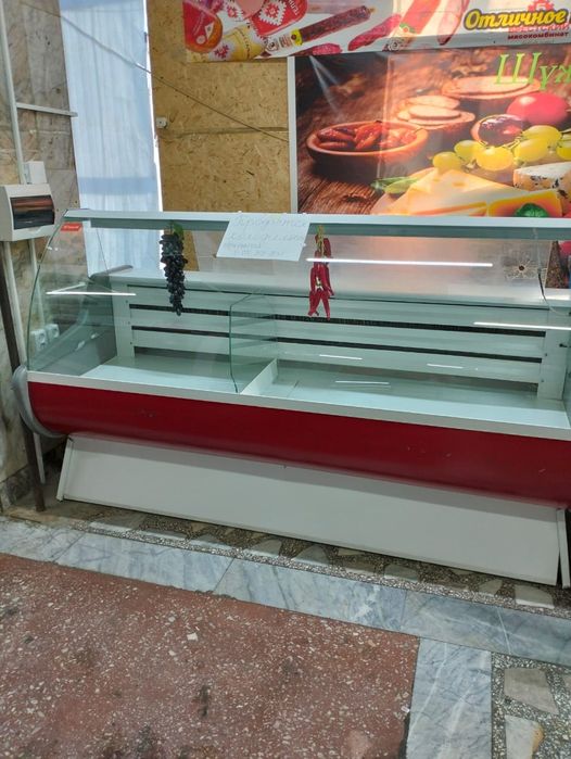 Продам холодильные витрины и оборудование колбасного отдела