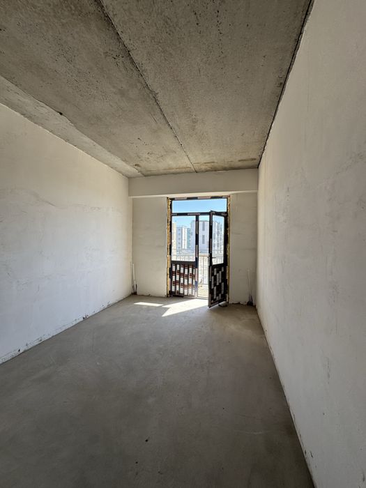 Urganch cityda 3 xonali kvartira sotiladi.