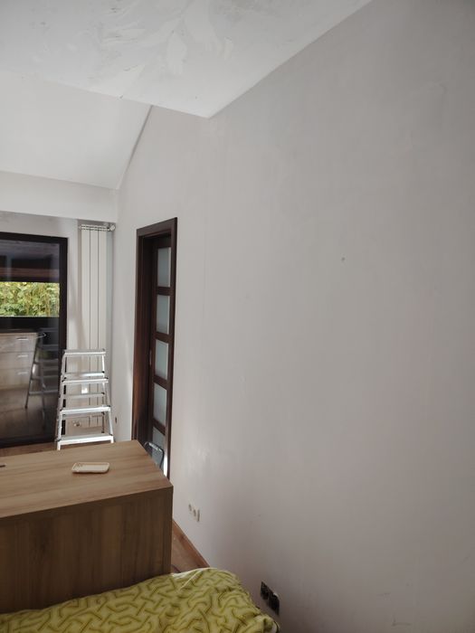 Executam lucrari interioare si exterioare