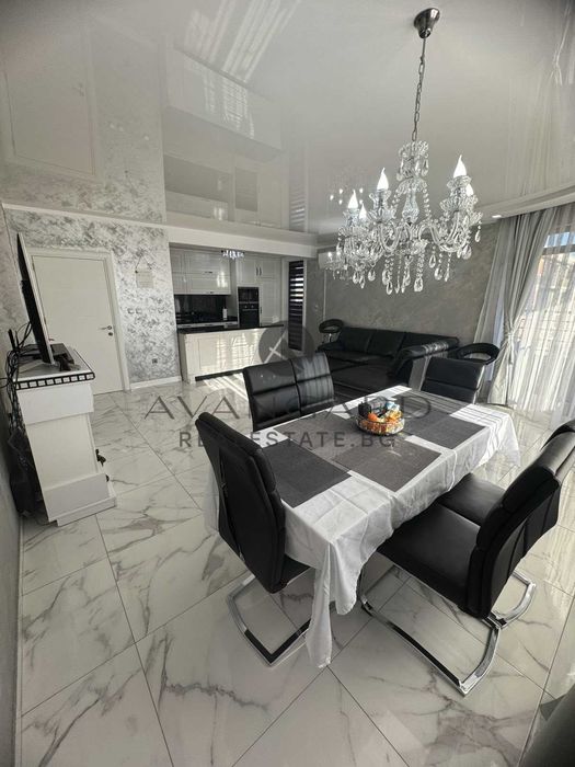 Продава се Четиристаен апартамент в Пловдив, Остромила - 179 кв.м за 1653 €/кв.м - Снимка #1