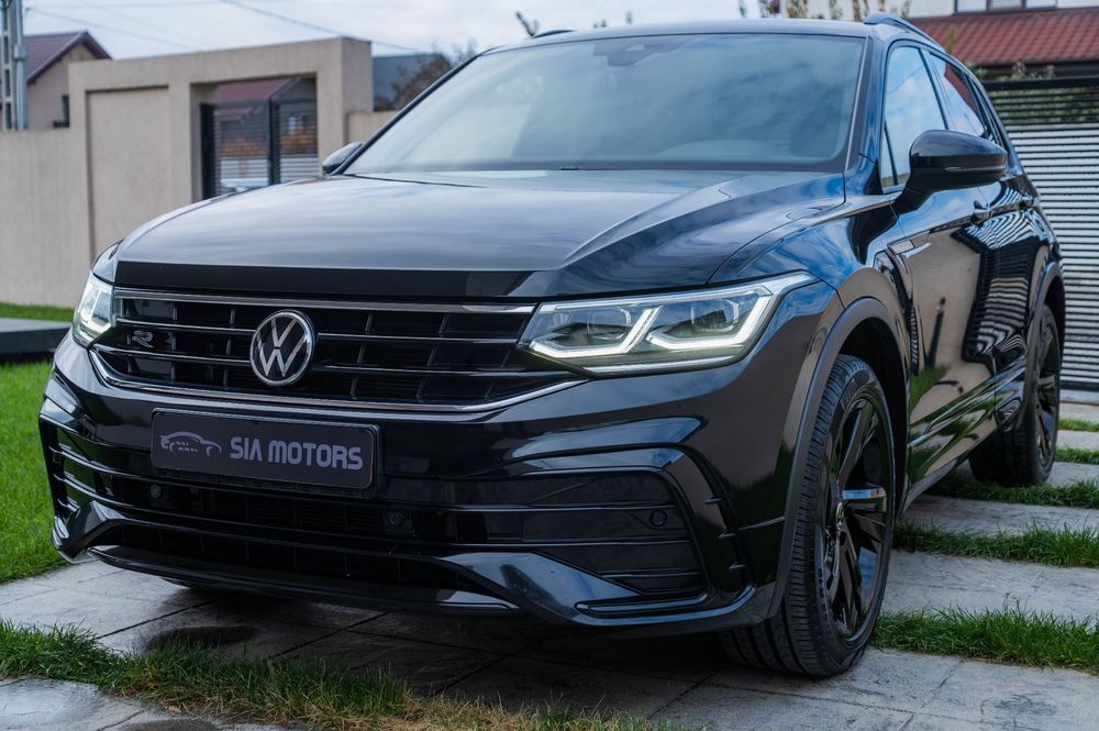 Volkswagen Tiguan RLine Facelift Virtual Cockpit IQ Light 4 Motion