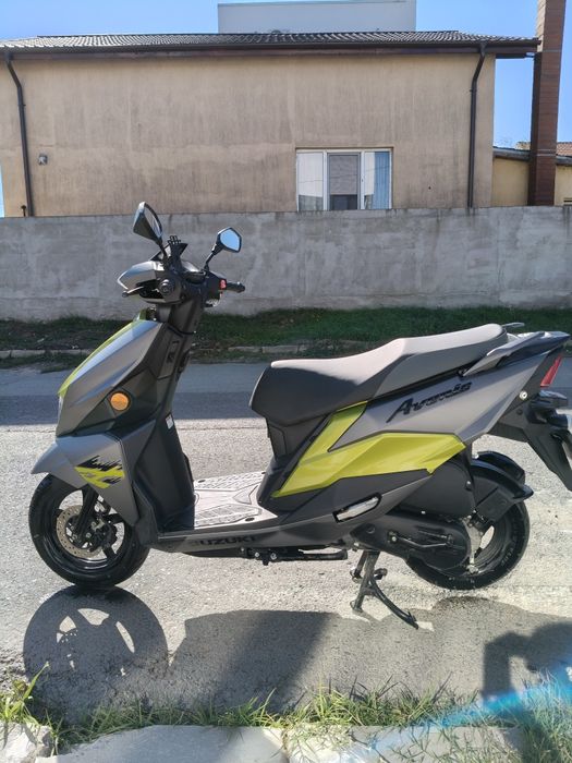 Vând scuter suzuki avenis 125