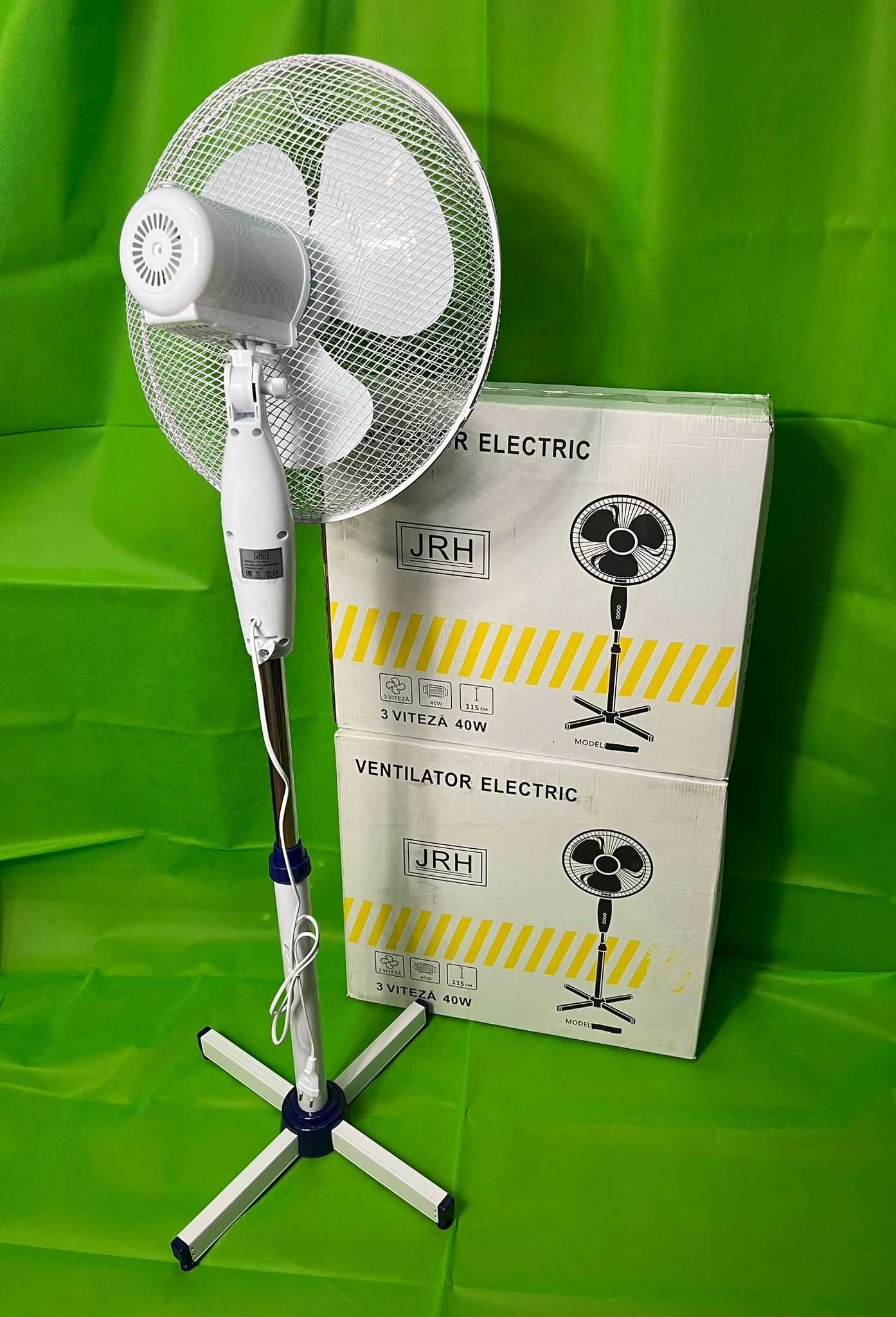 Ventilator electric cu picior