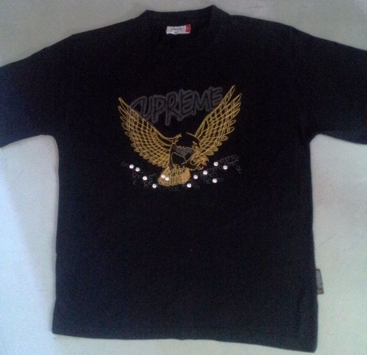 Продам футболку с рисунком орла на груди