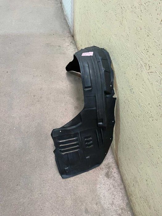 Подкрылок подкрыльник на Паджеро 4 2007/Mitsubishi Pajero 4 2013