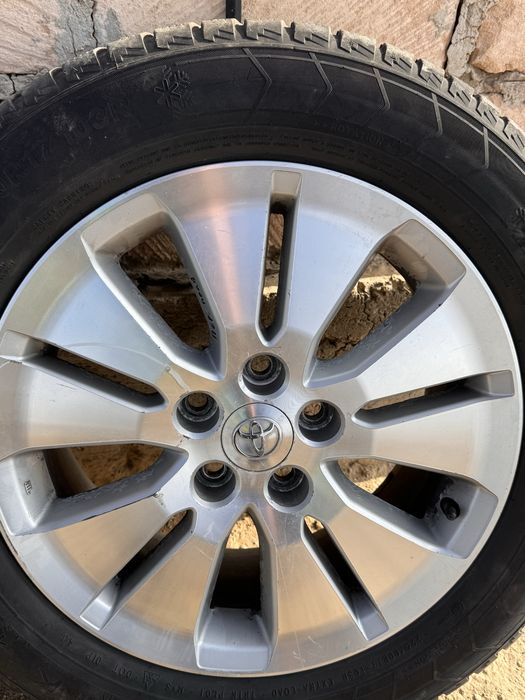 Продам колеса в сборе для тойоты 225/60/R17.
