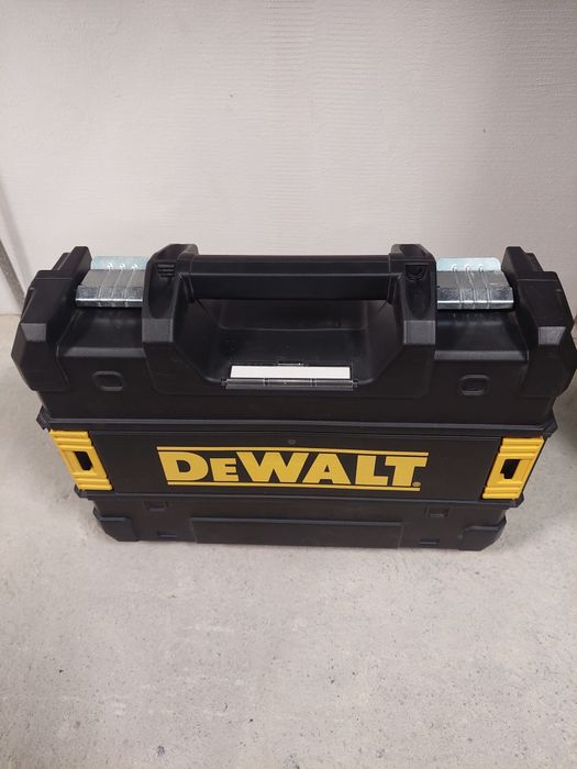 Куфари за машини.