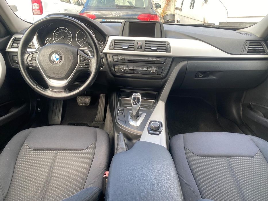 BMW 320d F30 cutie automata sport Km reali 220.000