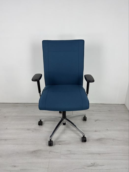 Ръководен офис стол от Dauphin за дома и офиса обзавеждане