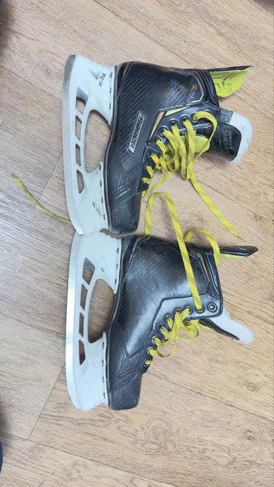 Продам хоккейные коньки Bauer Supreme