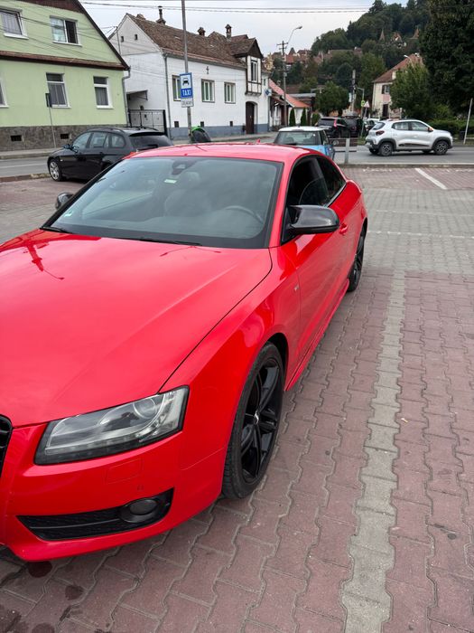 Audi A5 Coupe roșu