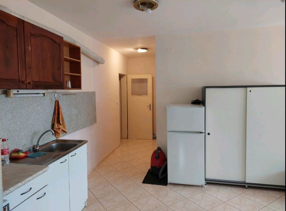 Зона Б-5 двустаен 900лв