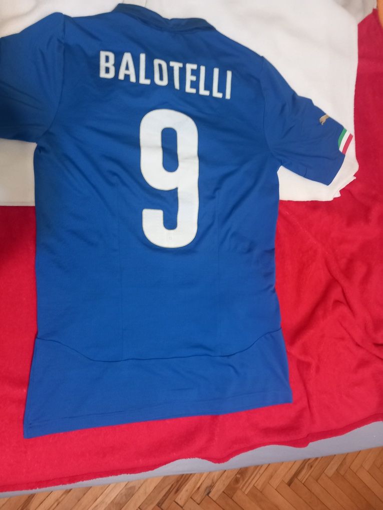 Оригинална нова фанелка ITALIA -BALOTELI размер XL