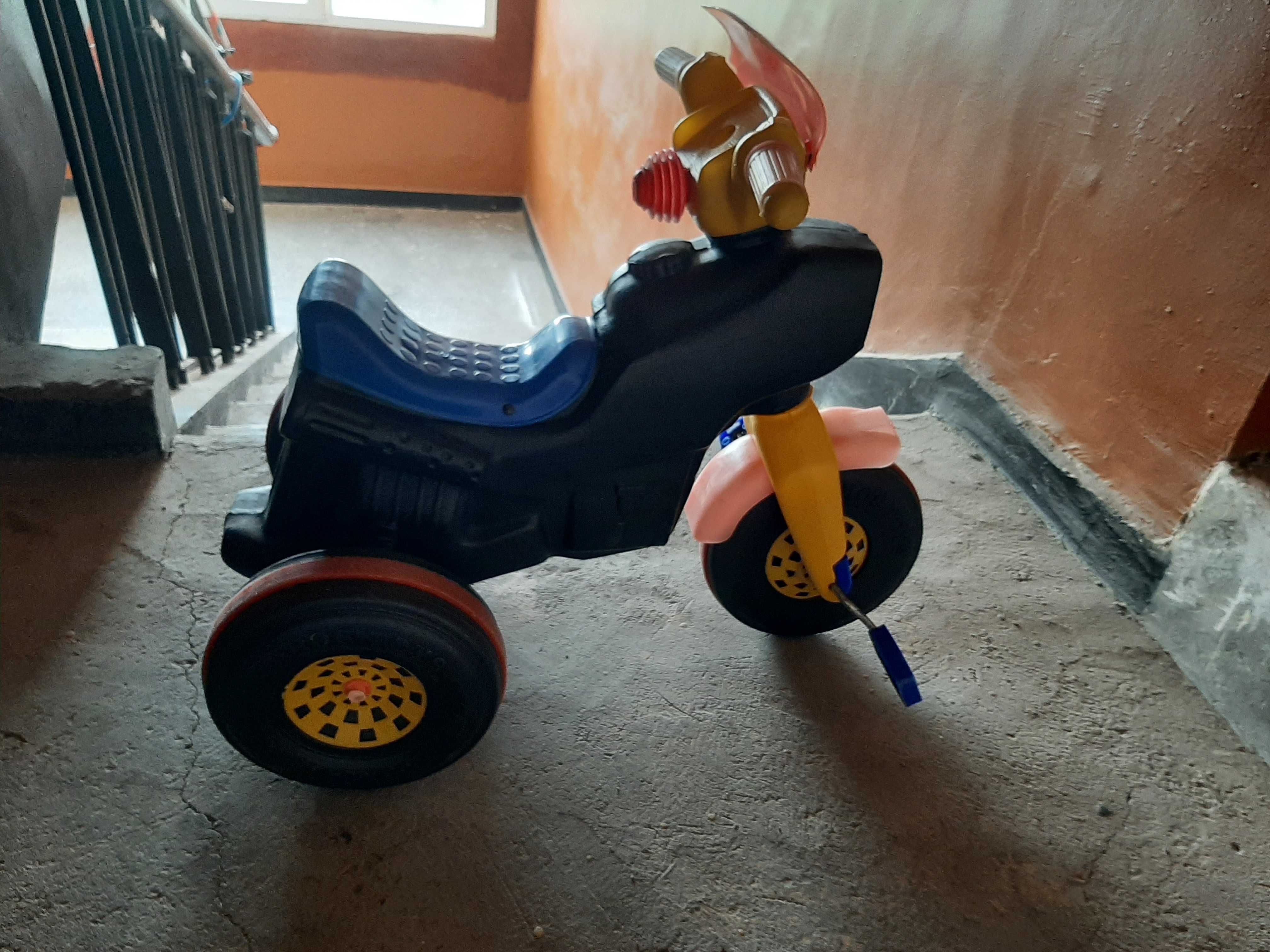 Детско колело мотор триколка