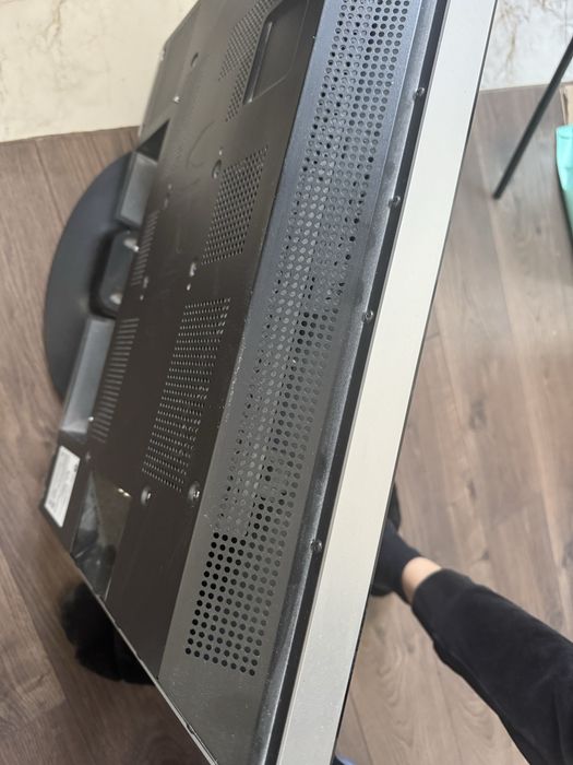 Телввизир -без дистанционно ширина 65 см