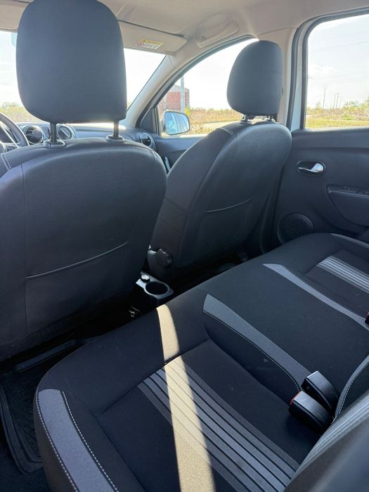 Vând Dacia Logan 2018 Editie Limitată Balck & White