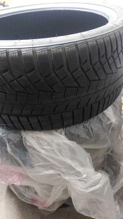 4бр. 275/35/R20 зимни чисто нови карани 200 км. SAYLON лиценз MİCHELİN