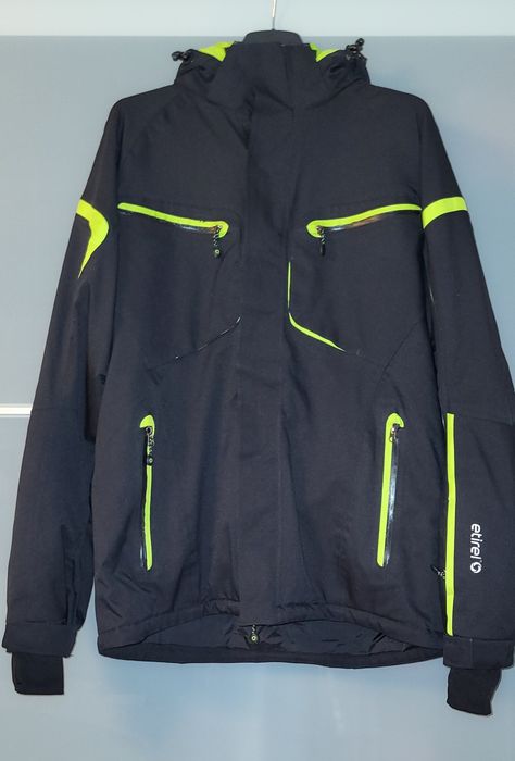 Costum ski si casca *ciobita