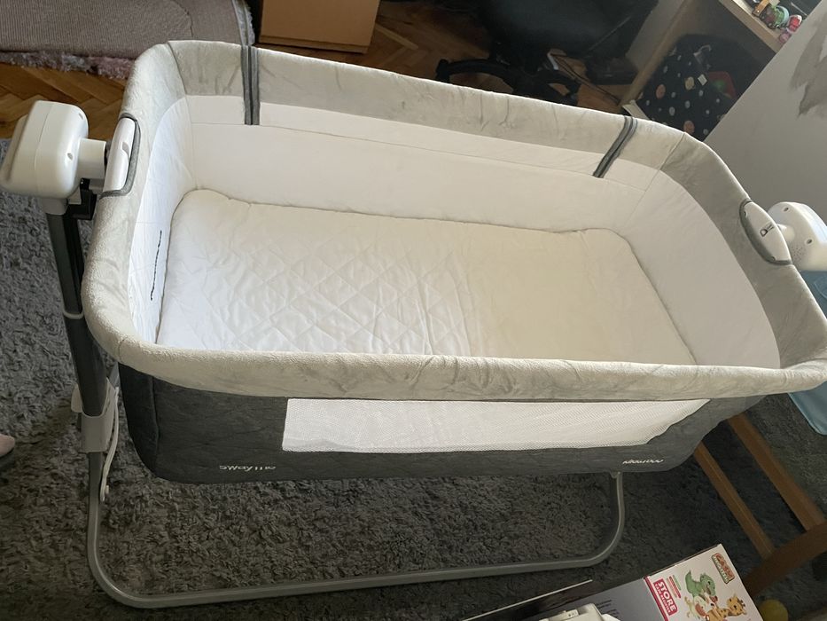 Next to me кошара