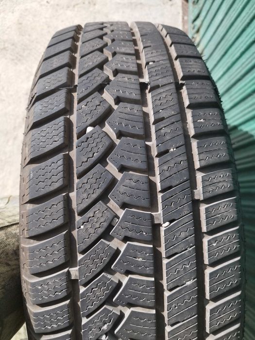 Зимни гуми HIFLY WIN-TURI 
215/60 R17 2 броя