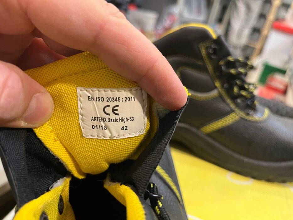 Vând bocanci de protecție, 42, Artefix, S3