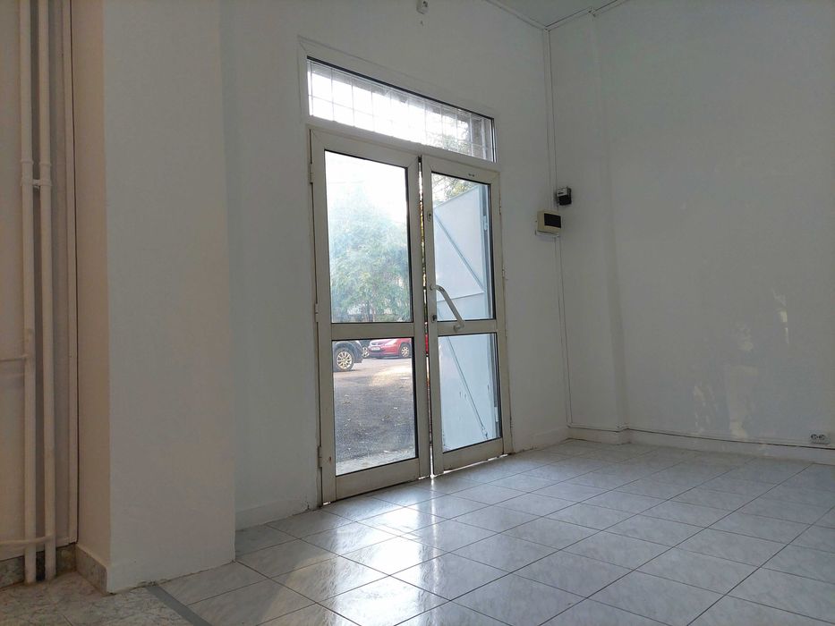 De inchiriat-spatiu comercial  B-dul Republicii - giratoriul CARAIMAN