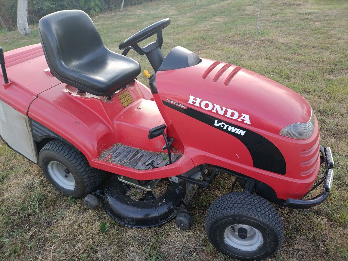 Honda тракторна косачка VTwin 16hp 102см hydrostatic Хонда