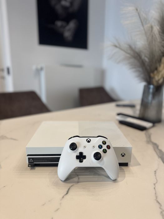 Xbox One S, upgrade SSD + Fifa25 si Crew Motorsport