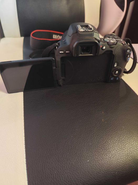 Canon Eos 200D+Пълен комплект за фотография.