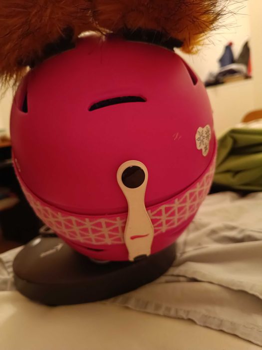 Детска ски каска и ски очила