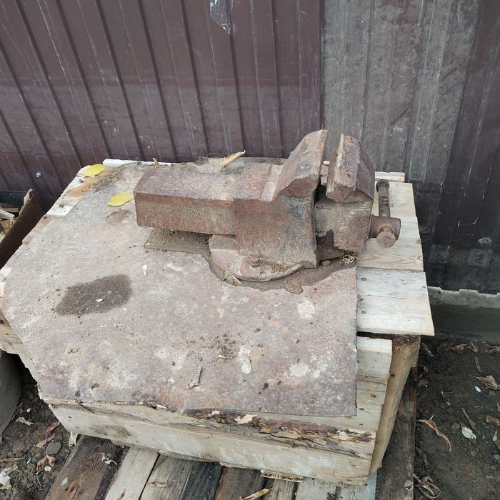 Продам тиски в хорошем состоянии