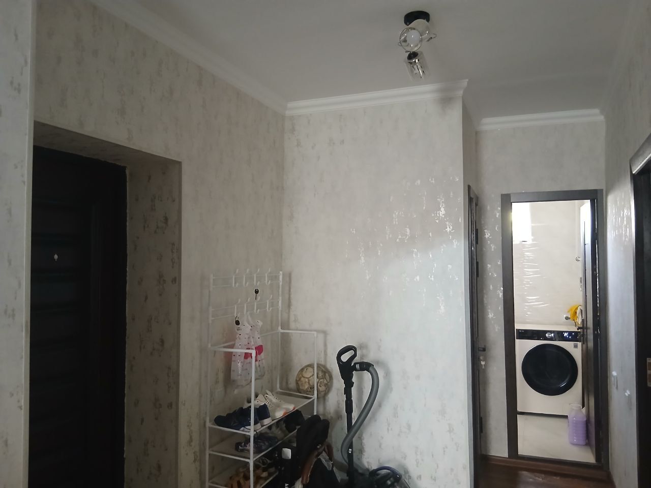 Yangi xayot binakor 2/2/4 renomnt qilingan 51000 narxi