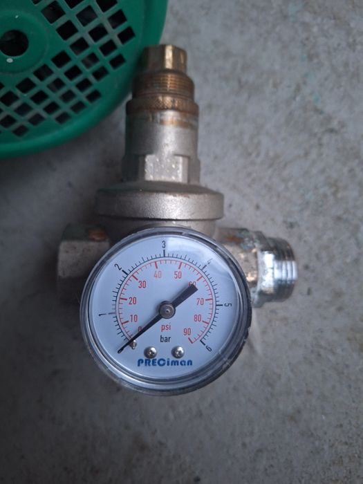 Центробежна водна помпа вило,пресостат грундфост PM2,Редуцит вентил