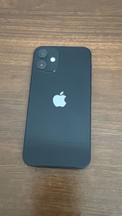 Продам айфон 12 мини.