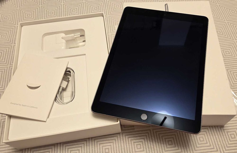 iPad Air 2 WiFi 128GB пълен комплект