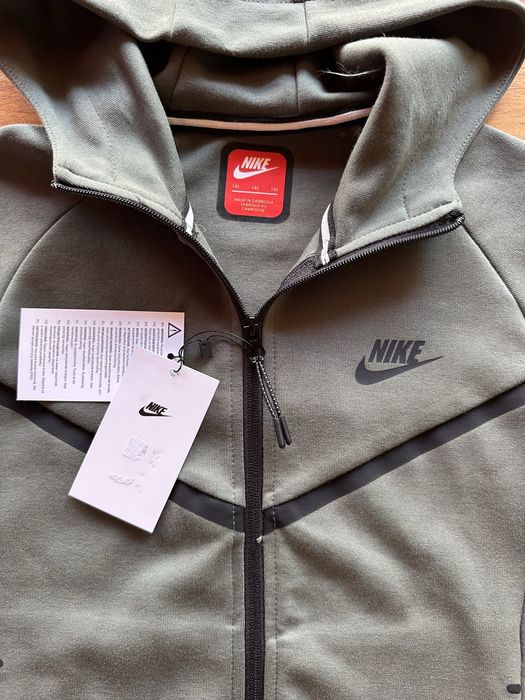 Детски,памучен,масленозелен екип Nike с активен,заден джоб на долнище