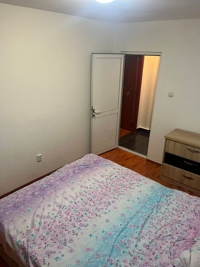Închiriez apartament.Regim hotelier!