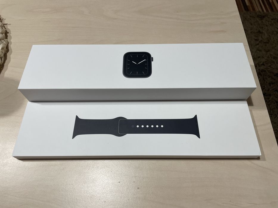 Apple Watch Series 5, 44mm – Space Grey – GPS