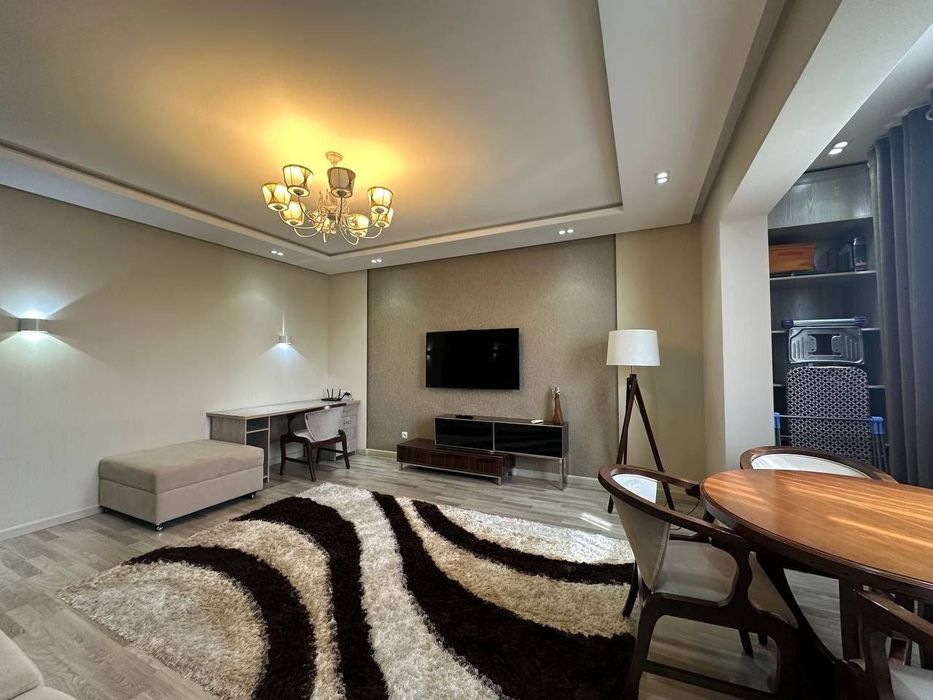 Сдается 2х ком квартира, ориентир: Гостиница Россия, 60 м2