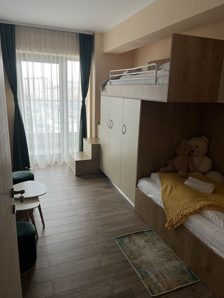 Apartament cu 3 camere  de inchiriat