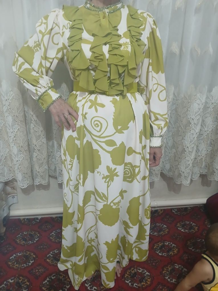 Koʻylak sotiladi