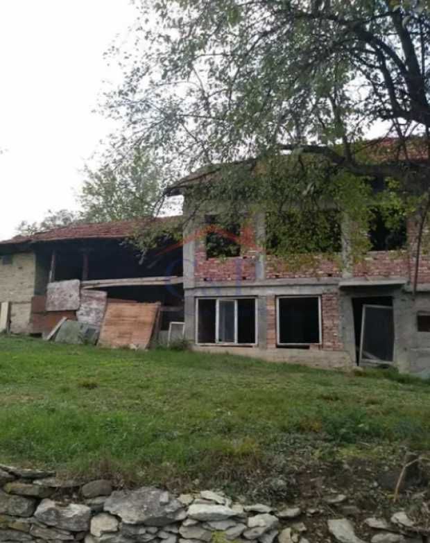 Продава се Къща в с. Леденик, Област Велико Търново - 200 кв.м за 295 €/кв.м - Снимка #1