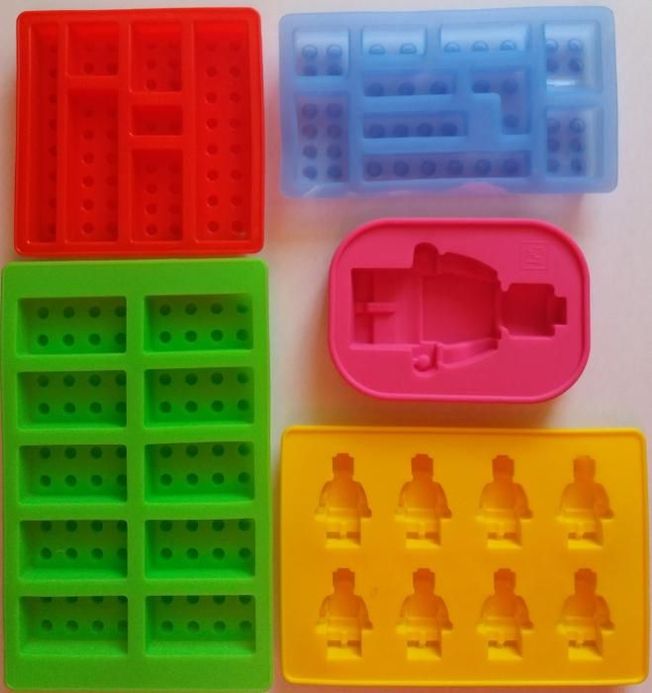 Set 5 forme tip Lego din silicon pentru torturi, prajituri sau gheata